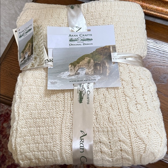 Aran Crafts Ireland patchwork Cable Knit 100% Merino Wool Throw. Natural color. - Picture 6 of 16